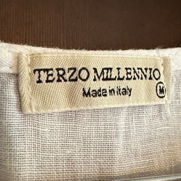 TERZO MILLENNIO | White Linen Short Sleeve Blouse with Lace Edge | Size Medium - Picture 3 of 5